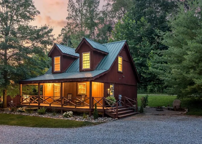 White Pine . Trailside Lodging Millersburg
